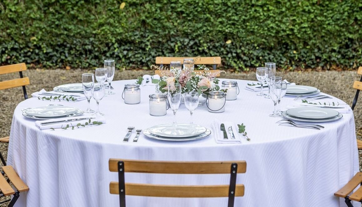 Location de chaises et tables pour événements 